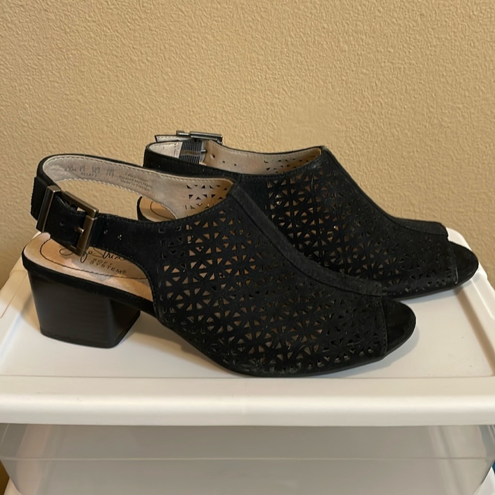 6.5 Life Stride Soft Black Suede Heel Sandals